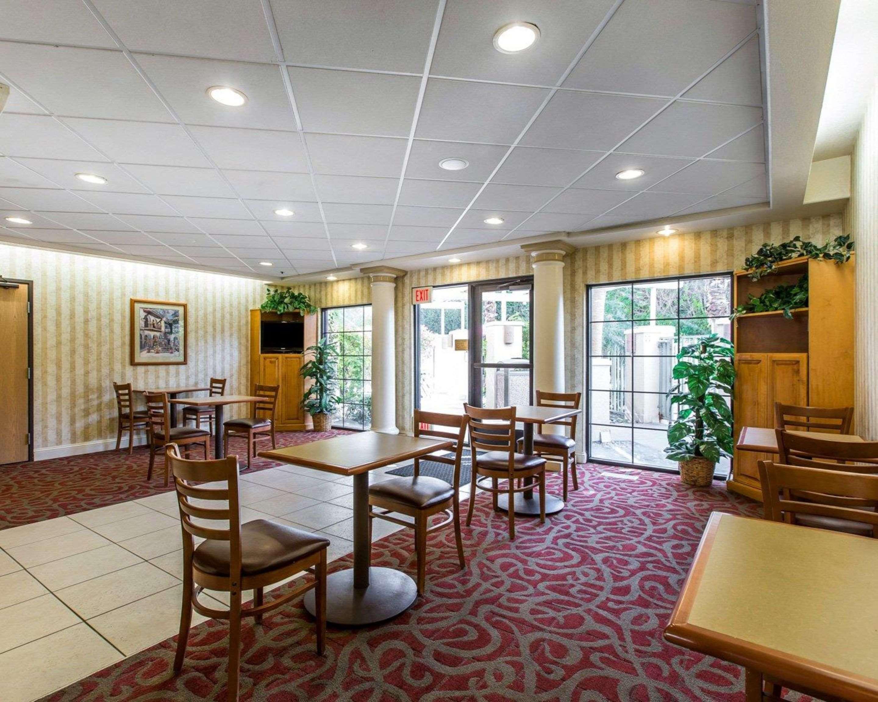 Comfort Suites Palm Desert I-10 Buitenkant foto